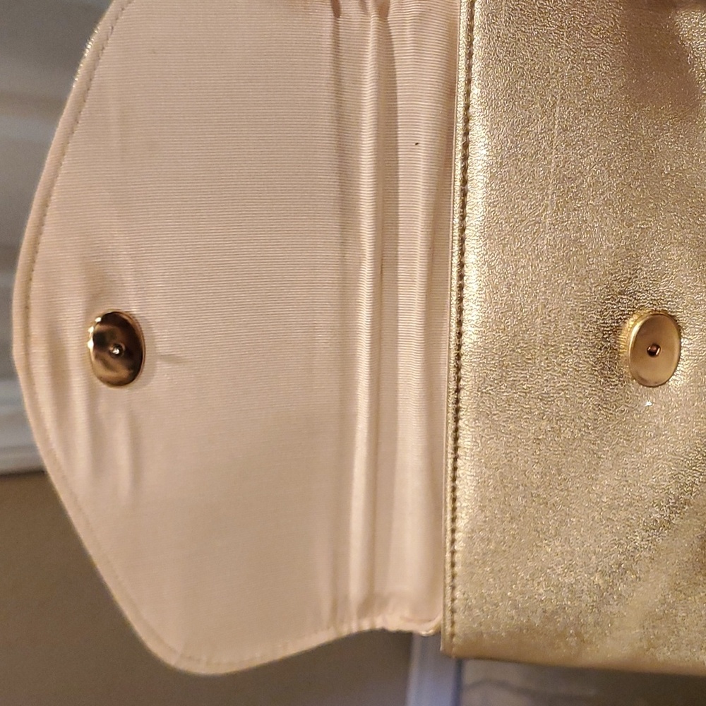 Gold Purses - Picture 6 of 7